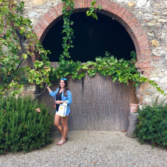 Meet your Posher, Erica - Picture 4 of 14